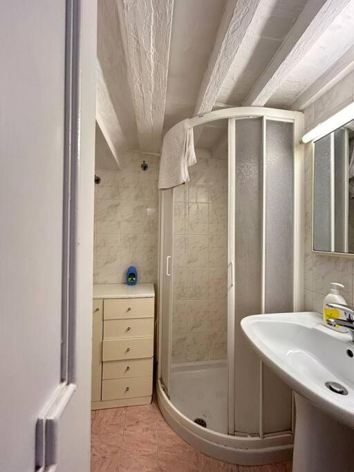 Riverside Retreat By Florencehospitality Com Firenze