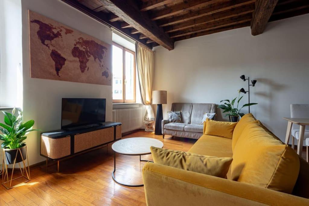 Appartamento Ciompi Square-hosted By Sweetstay *