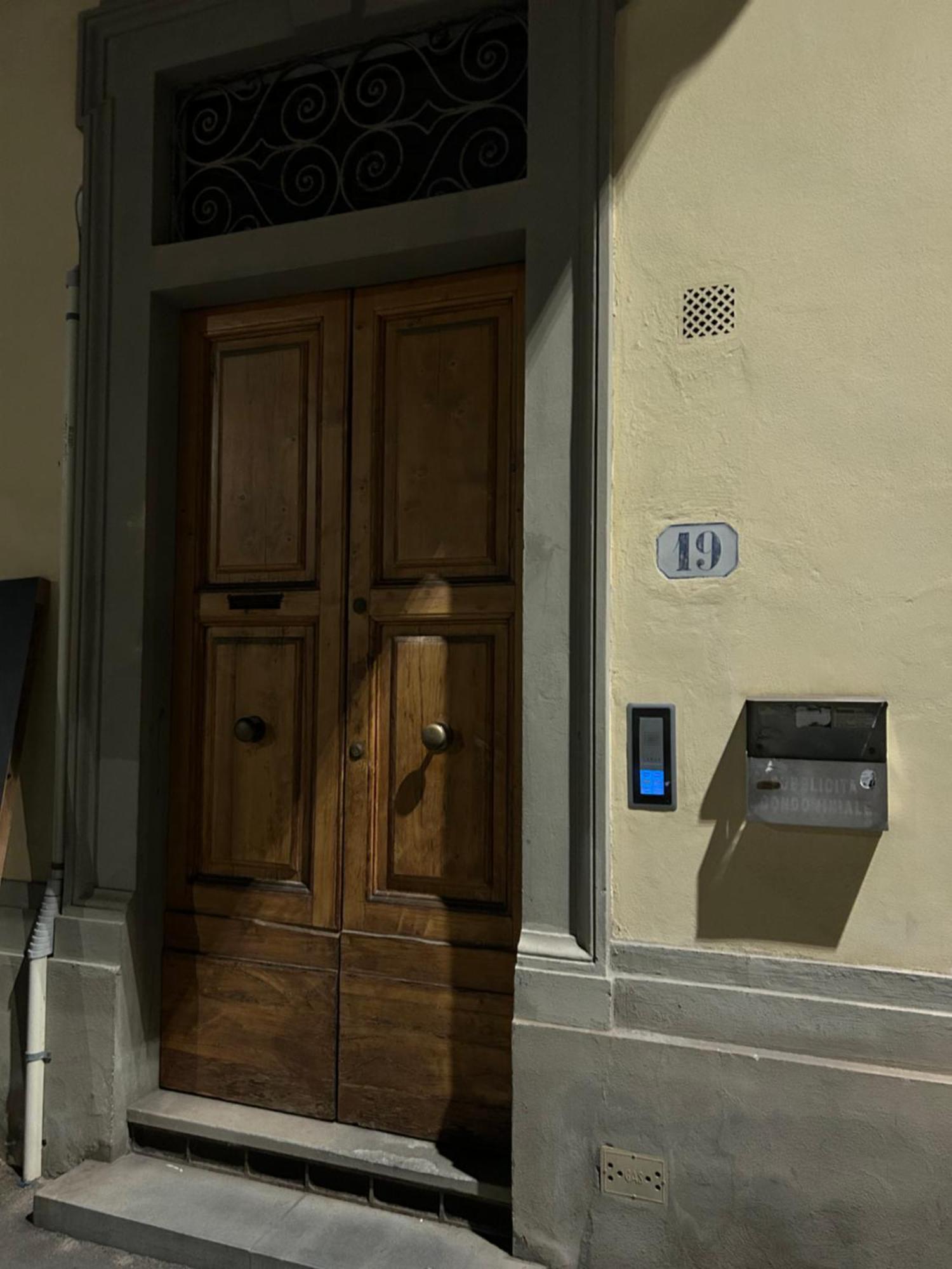 Amarelo House * Florence