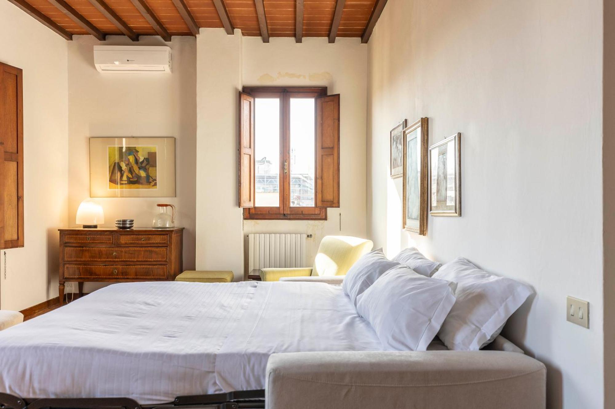 Palazzo Cecchi Luxury Apartment Florence