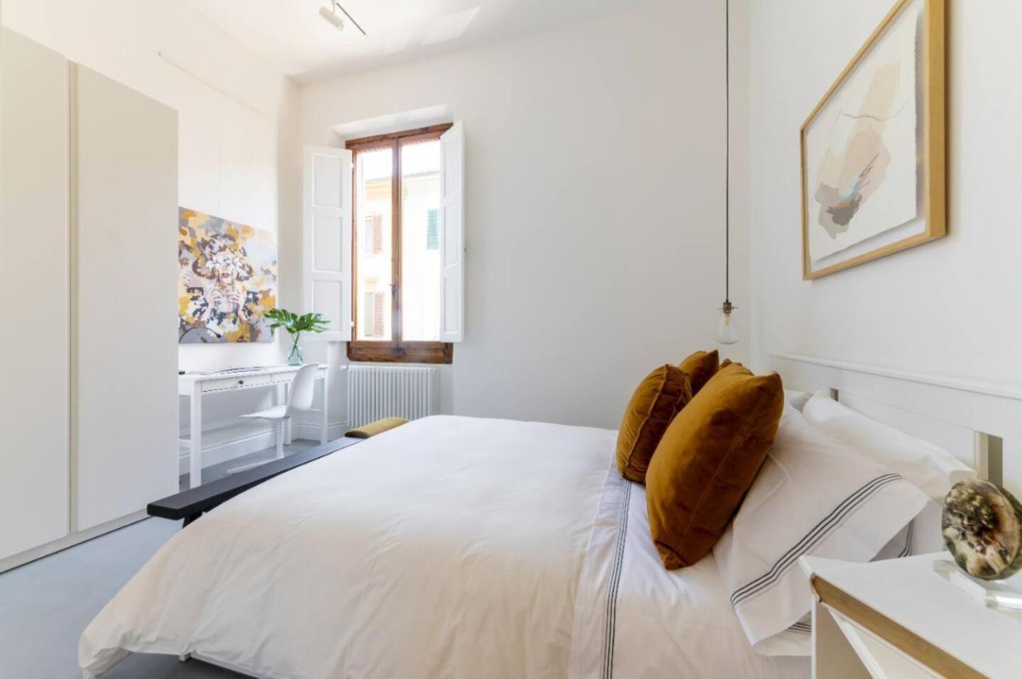 Modern Art - Art Pieces & Eclectic Deco * Florence