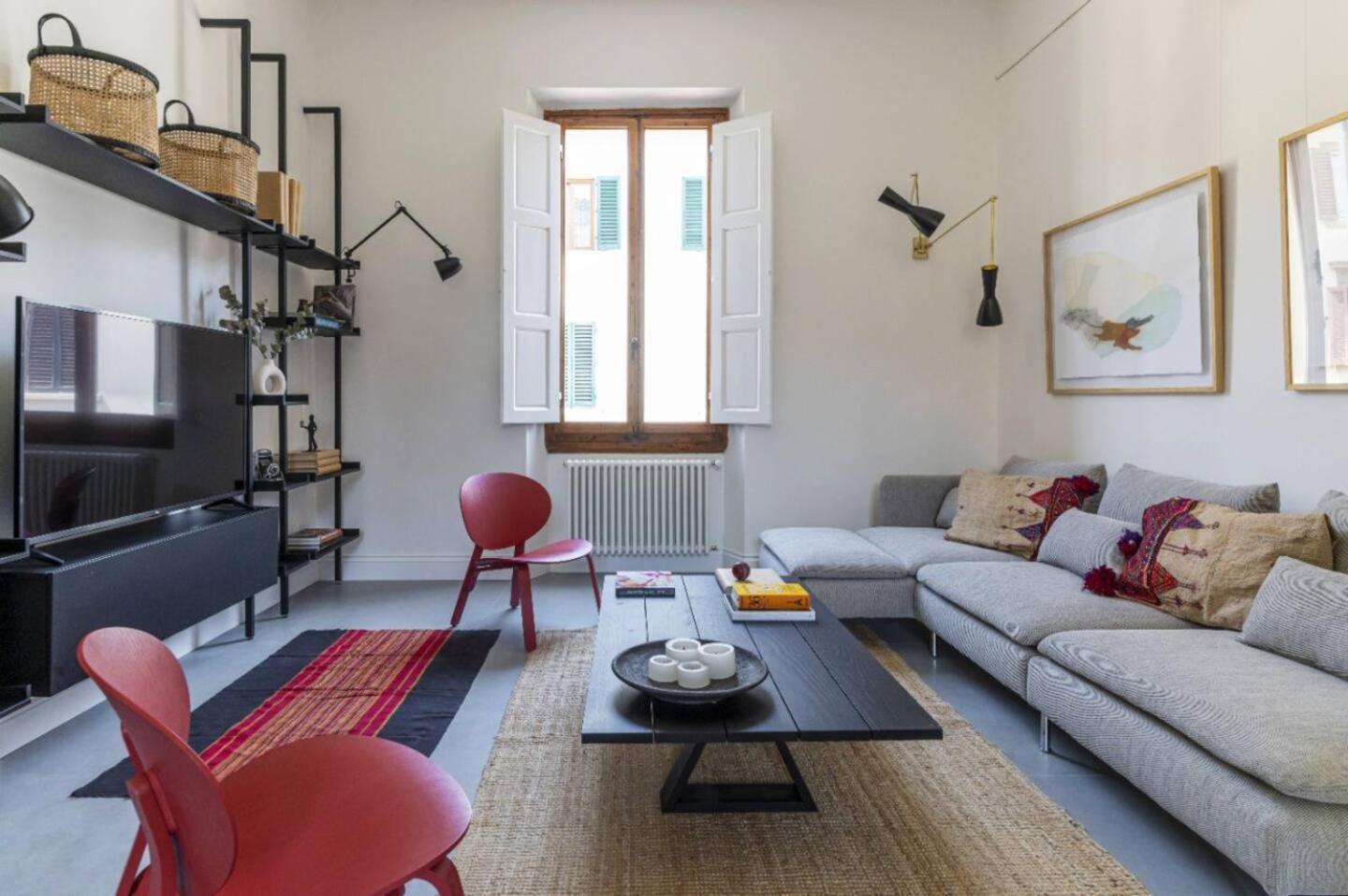 Modern Art - Art Pieces & Eclectic Deco *