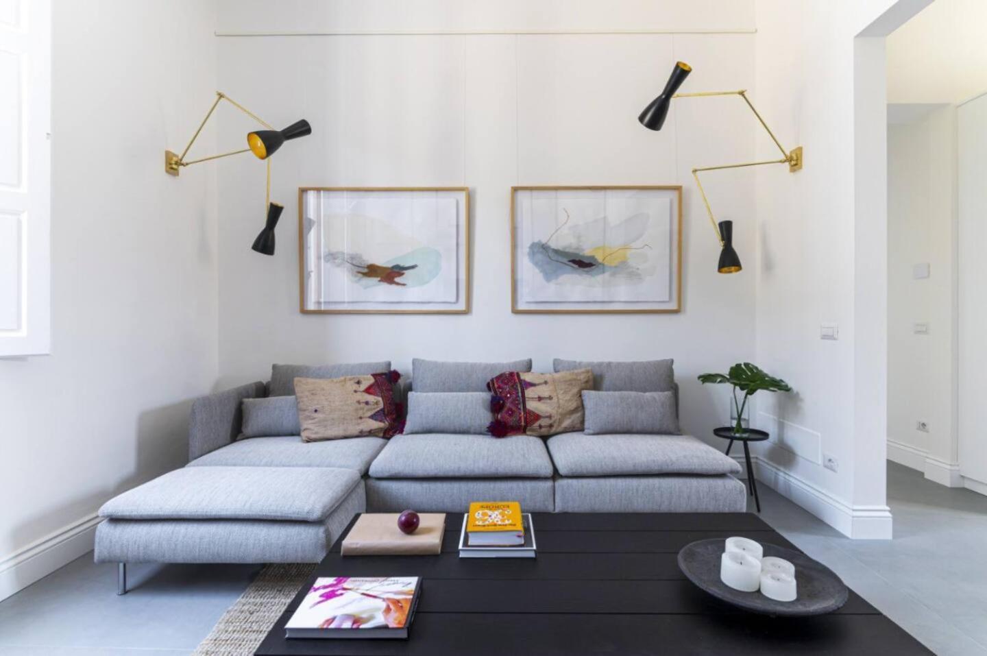 Modern Art - Art Pieces & Eclectic Deco *