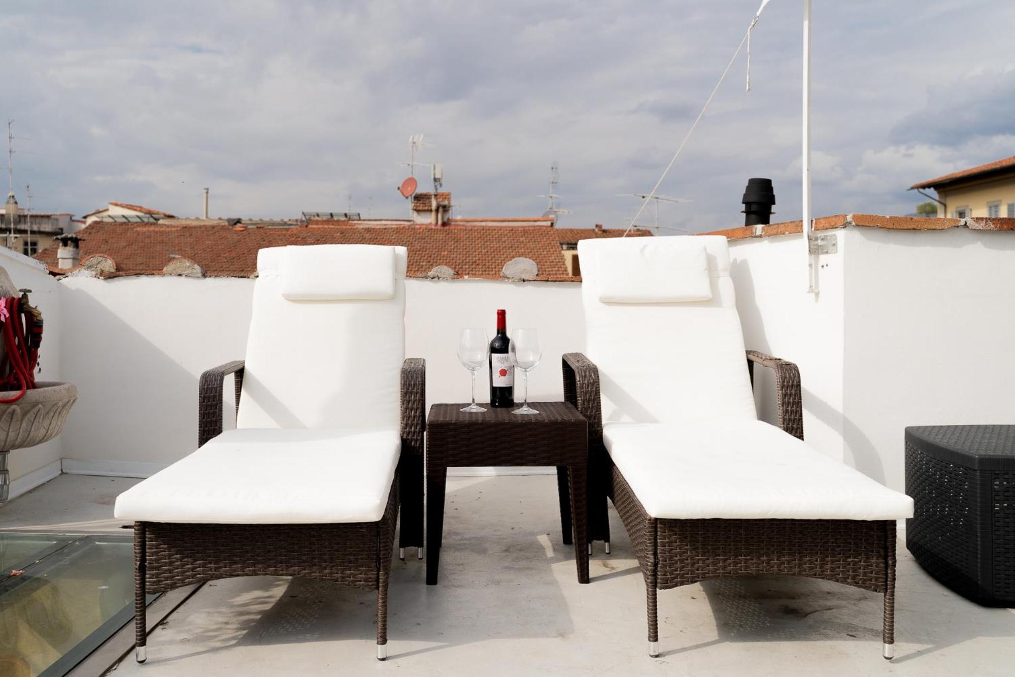 The Dream Terrace - Giulia Rose