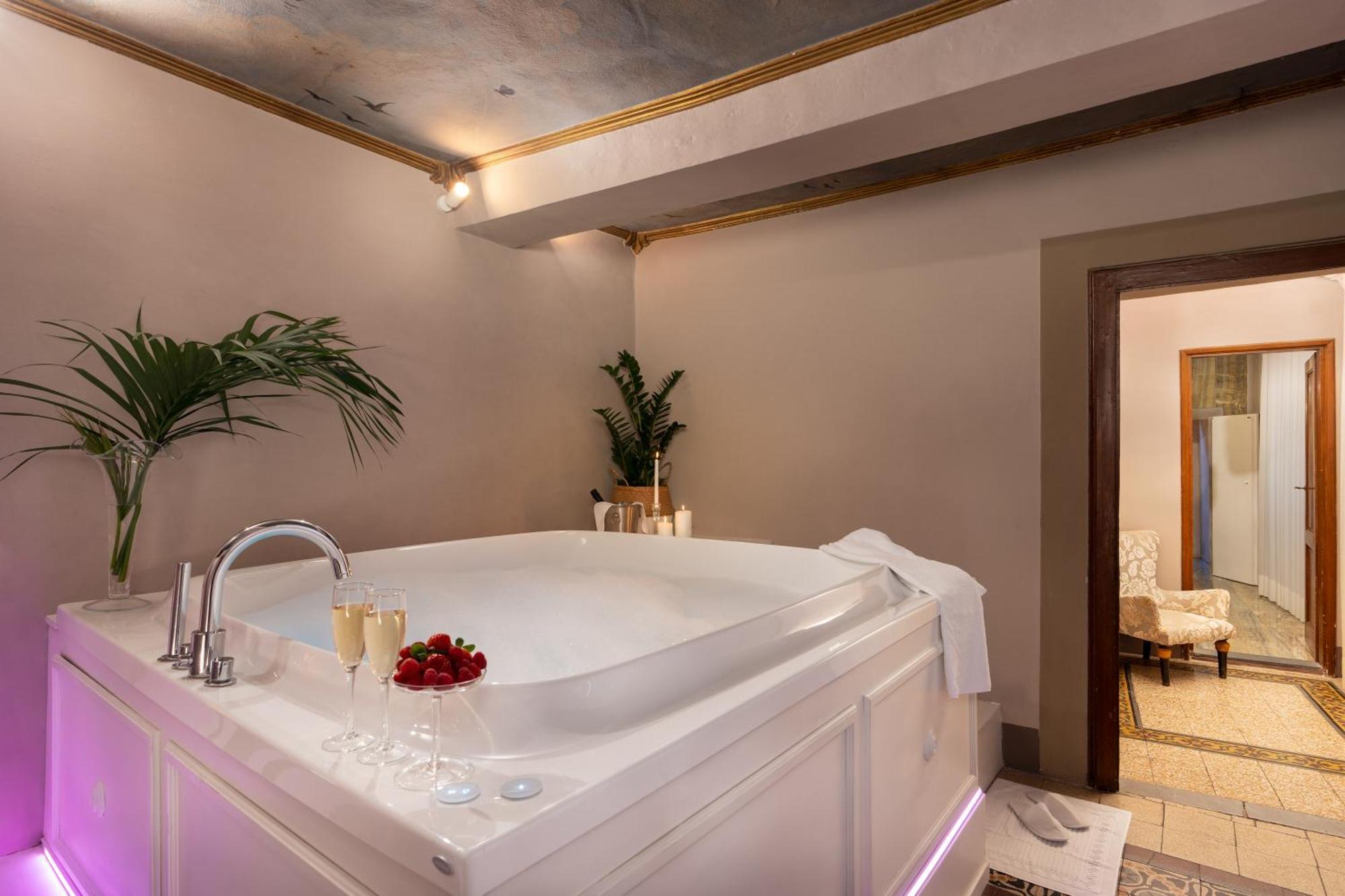 Bed & Breakfast Piazza Pitti Palace - Residenza D'Epoca 3*