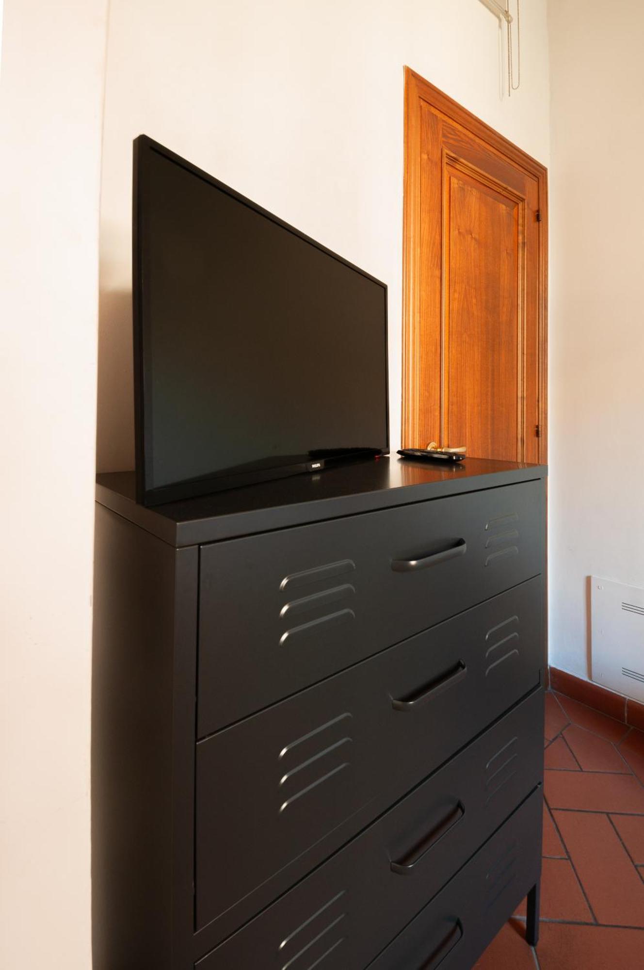 Designer In Apartment *