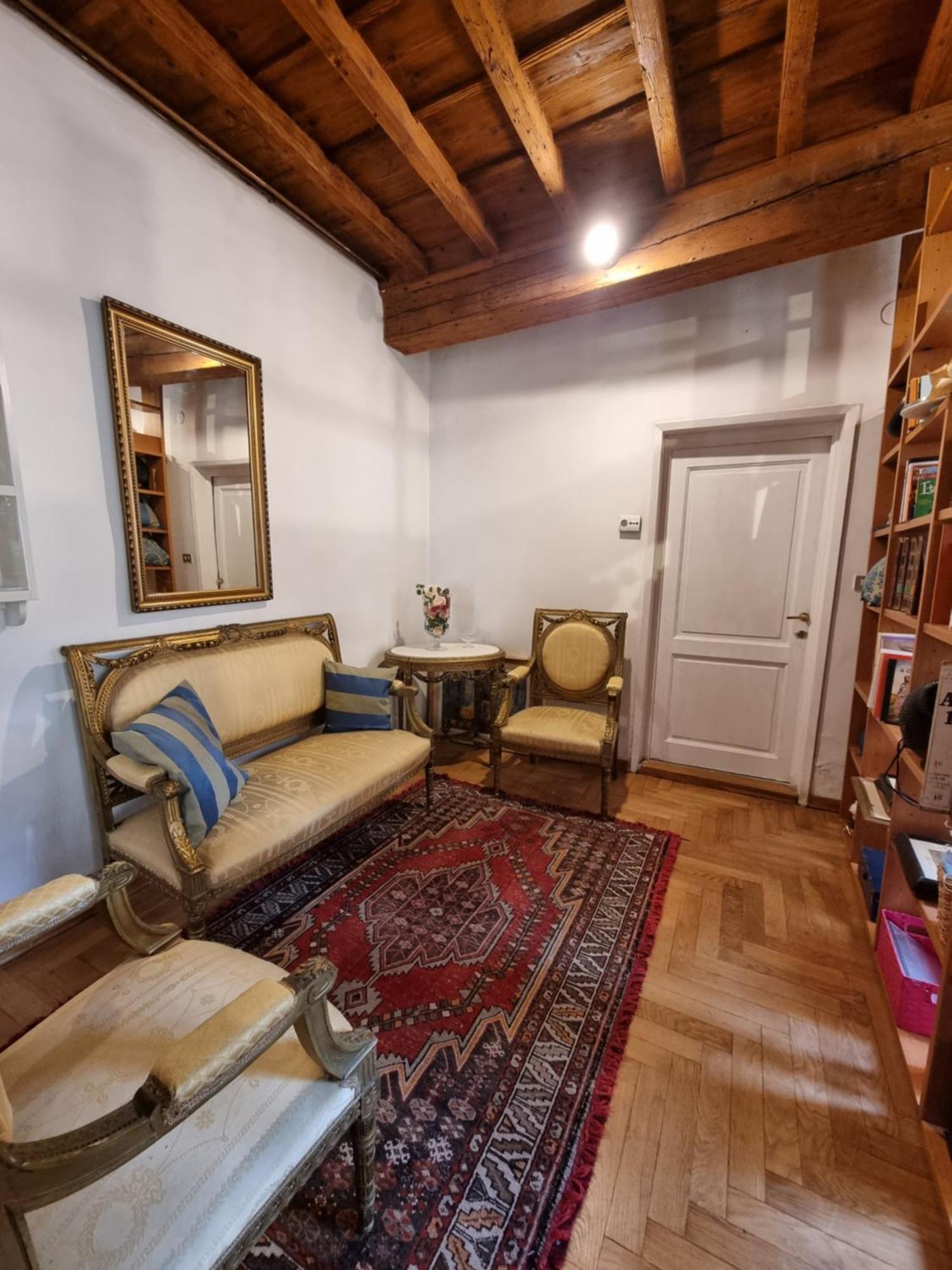 La Sede Dell'arte Monolocale E In Torre Medievale Vicino A Duomo E Piazza Signoria *