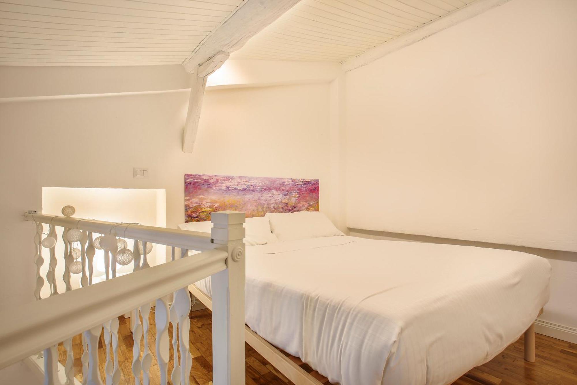 Cinque Passi - Sweet Dreams In Apartment