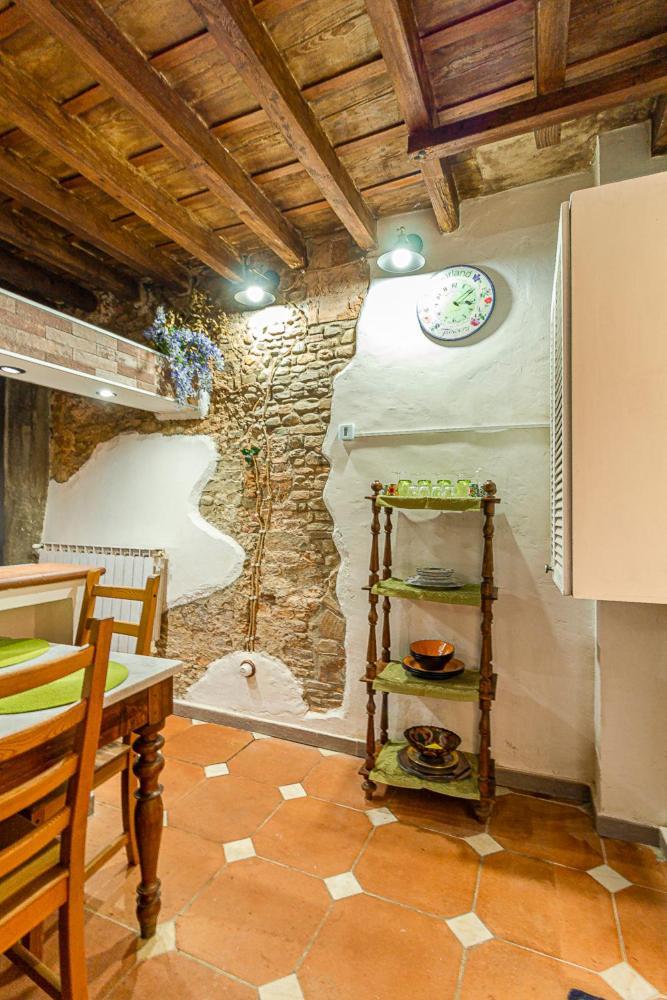 The Ancient Serragli Court Apartment