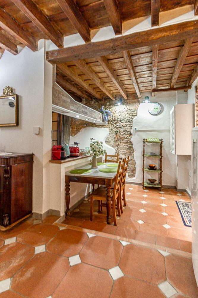 The Ancient Serragli Court Apartment