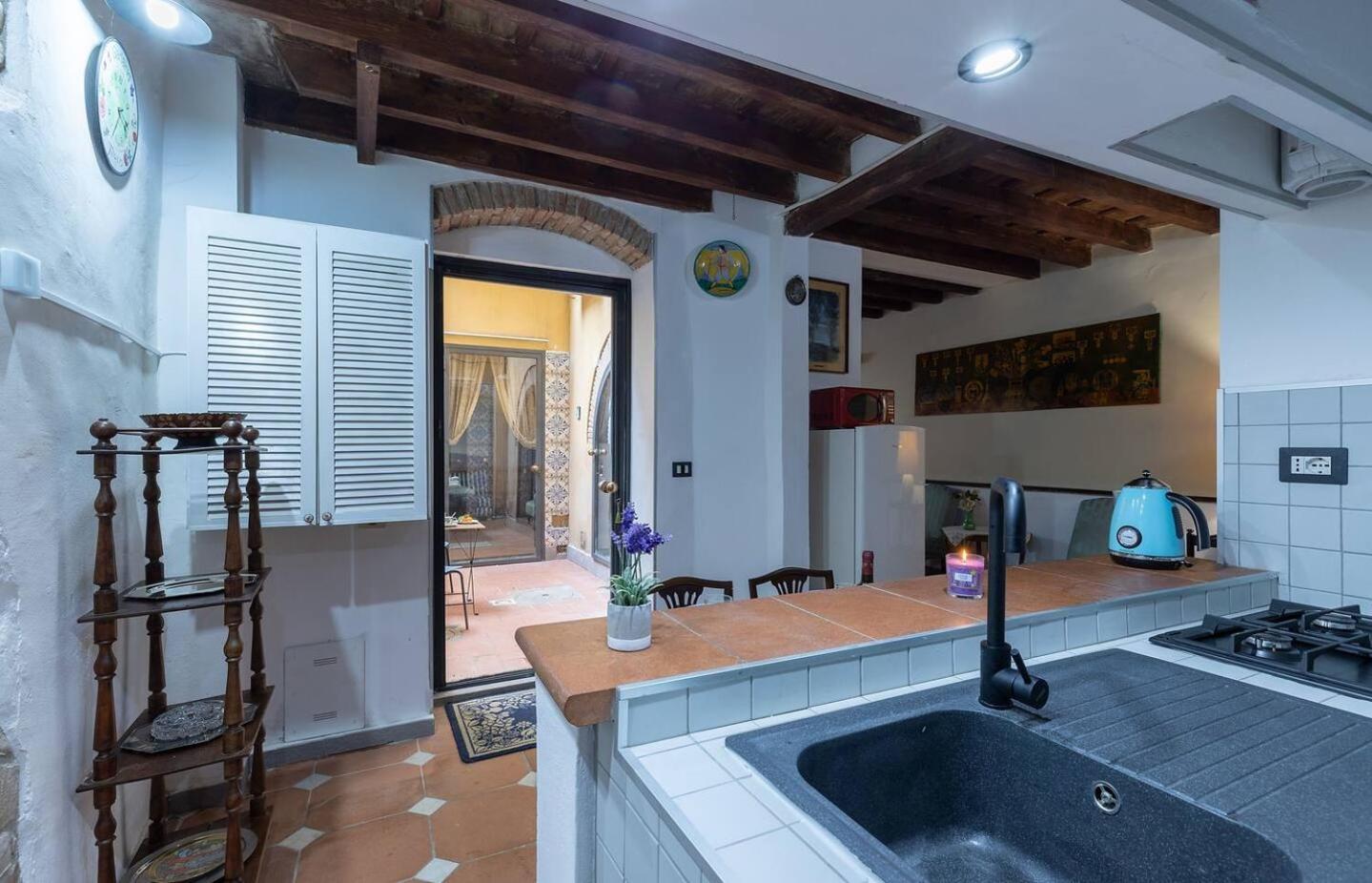 Apartment The Ancient Serragli Court