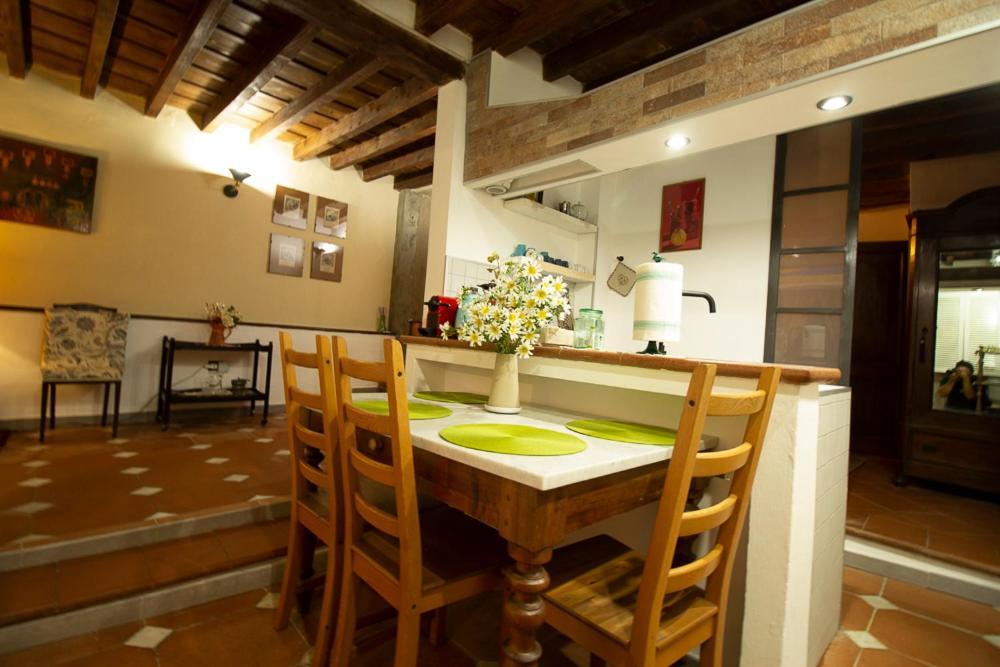 The Ancient Serragli Court Apartment Florence