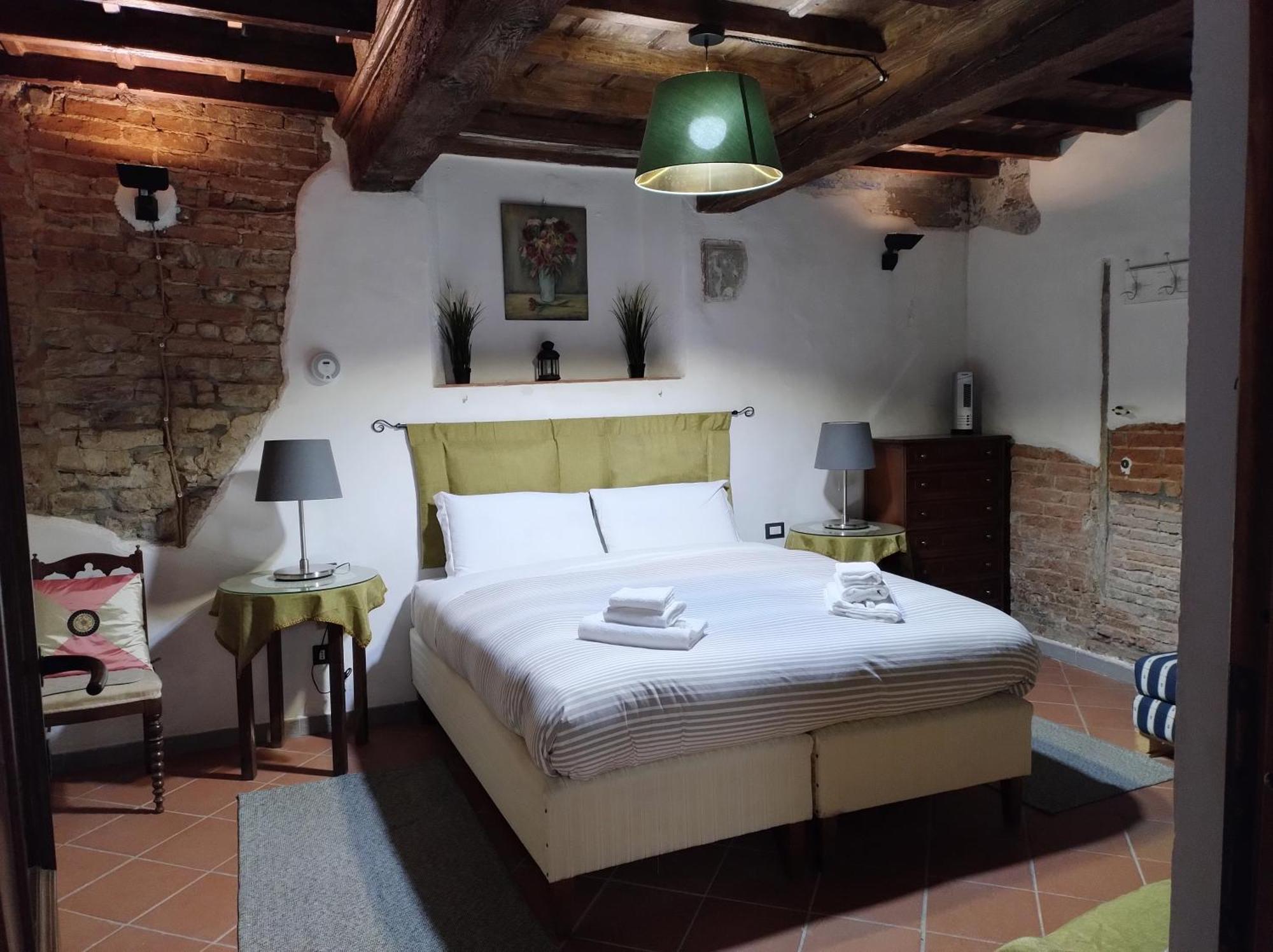 The Ancient Serragli Court Apartment