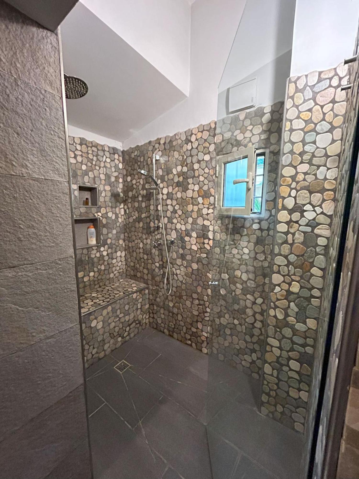 Hot Tub With Bubbles Up To 4 People - Pepi Dream By Florencehospitality Com Apartment Florence