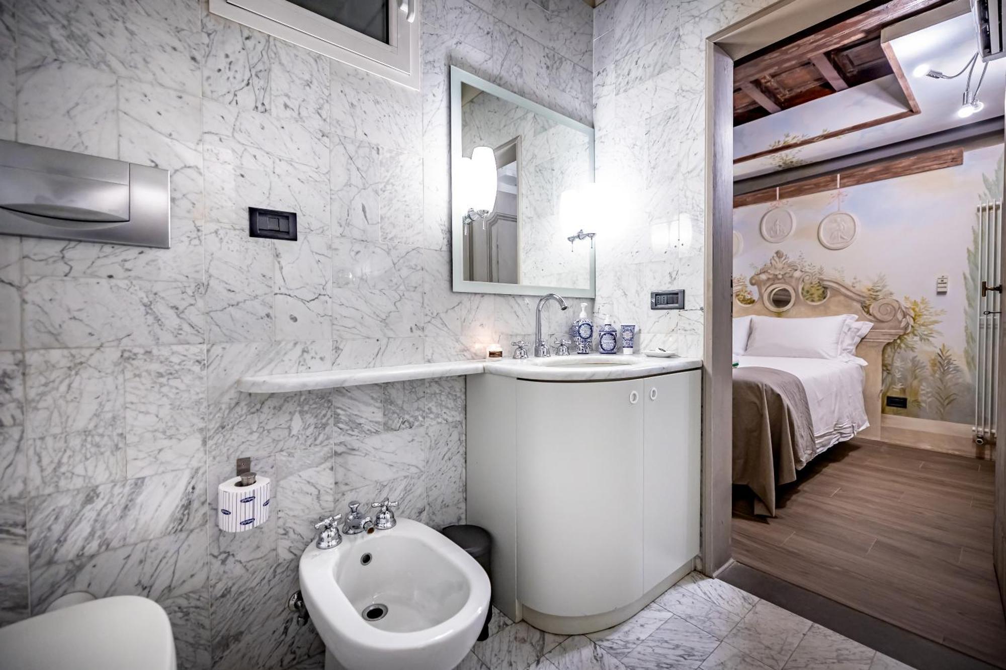 Yid Luxury Near Ponte Vecchio Apartment *