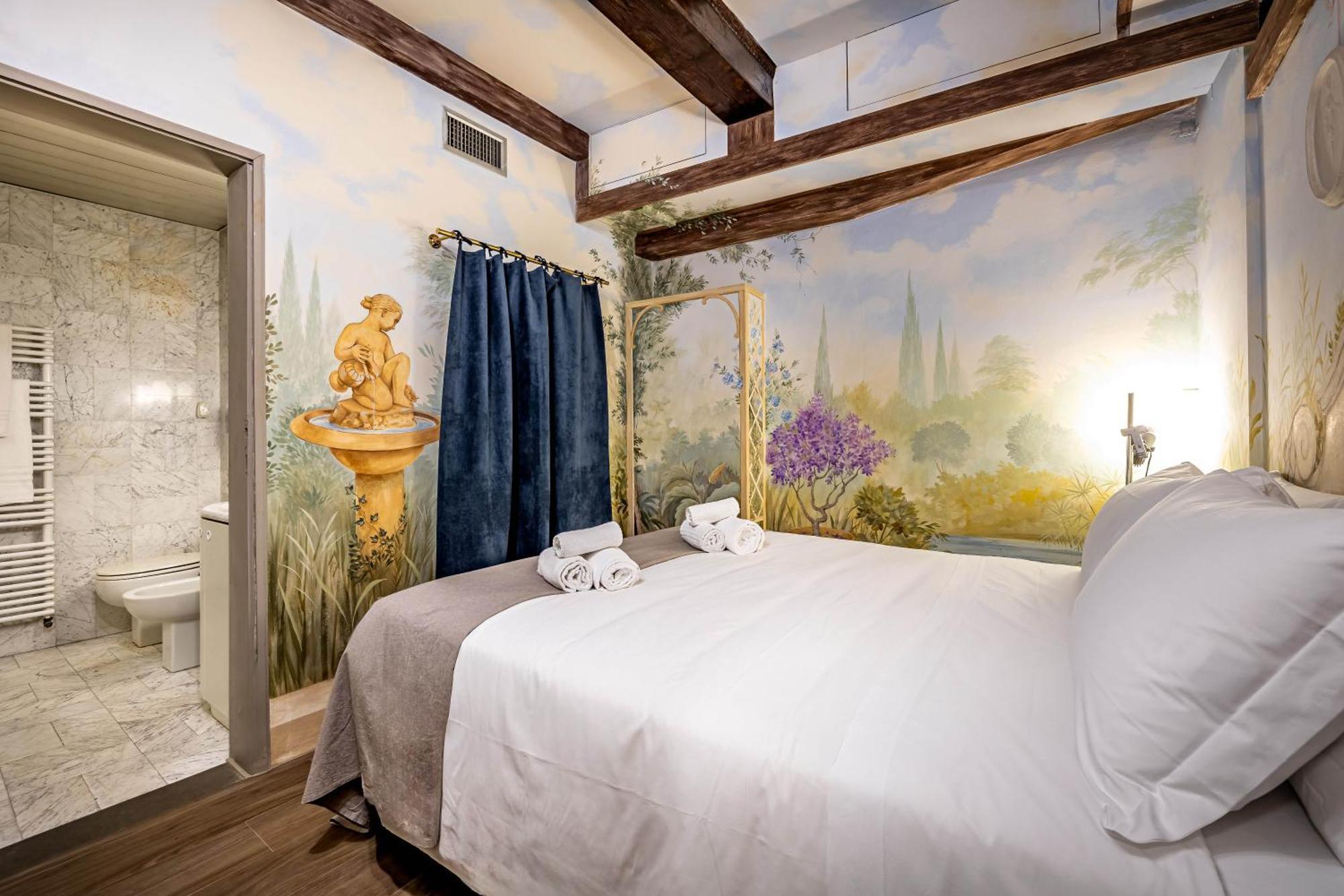 Yid Luxury Near Ponte Vecchio * Florence