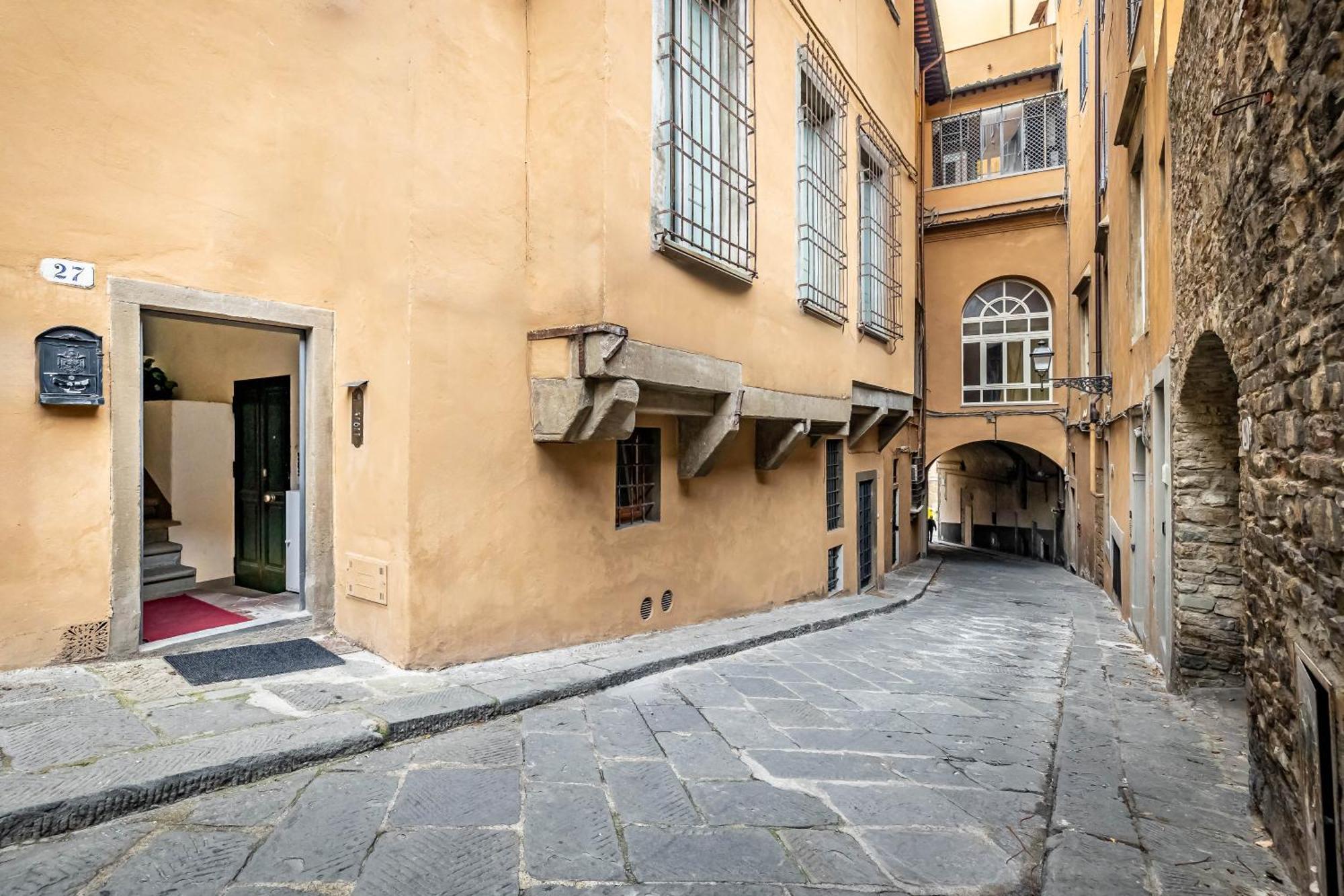 Yid Luxury Near Ponte Vecchio Apartment Florence