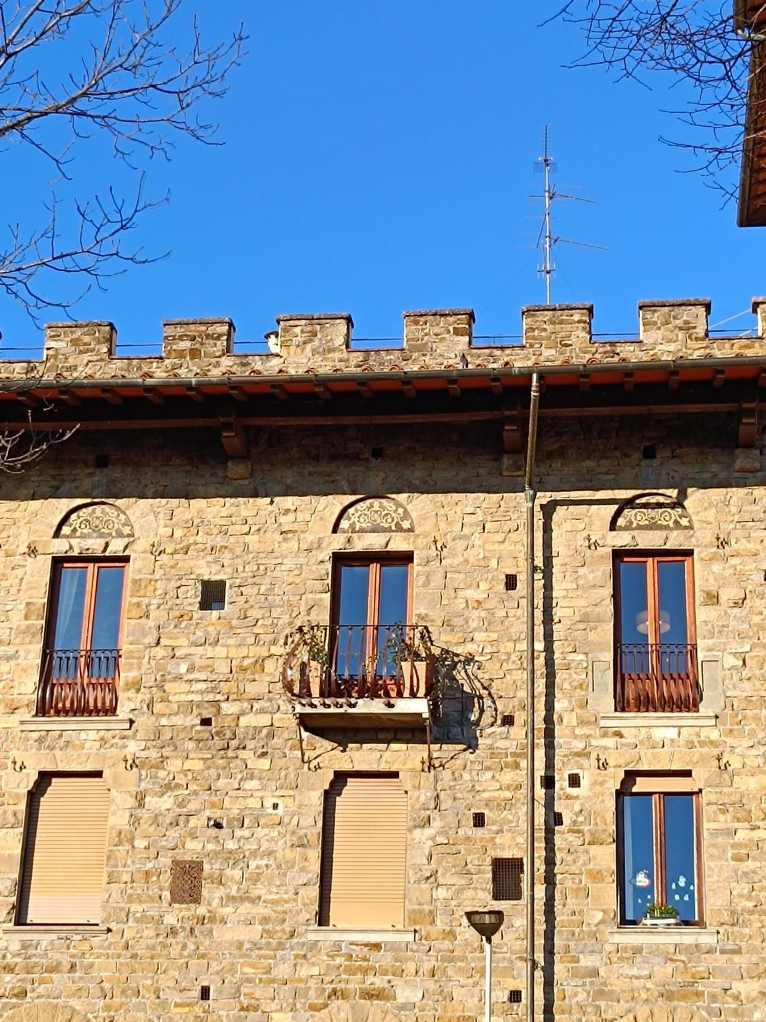 Castle 2 Bedrooms, 2 Bathrooms Florence