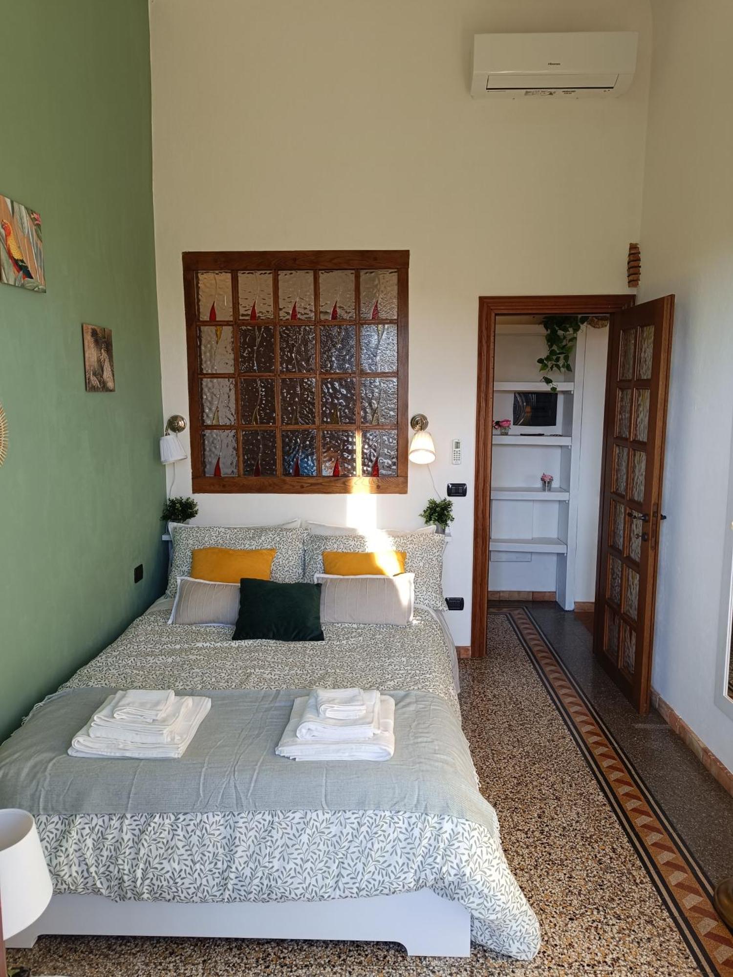 Apartment Castle 2 Bedrooms, 2 Bathrooms Florence