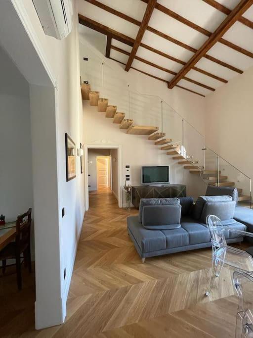 Caterina De' Medici Luxury Attic With Terrace And Parking * Florence