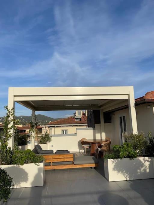 Caterina De' Medici Luxury Attic With Terrace And Parking Apartment