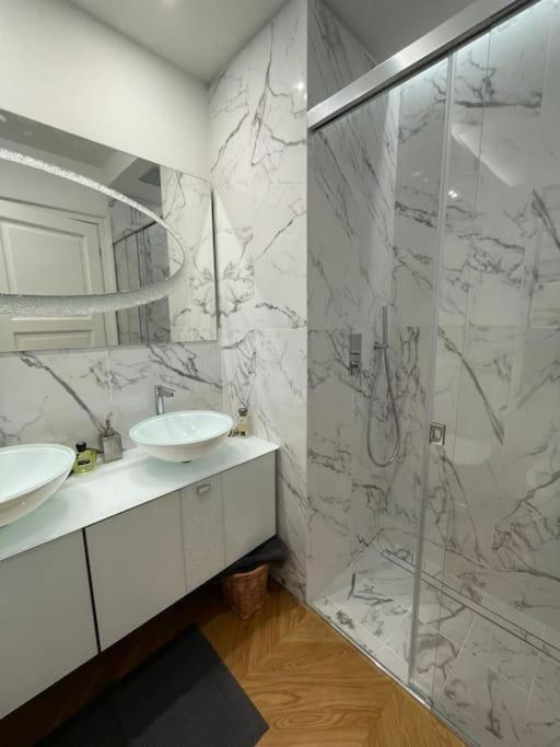 Apartment Caterina De' Medici Luxury Attic With Terrace And Parking