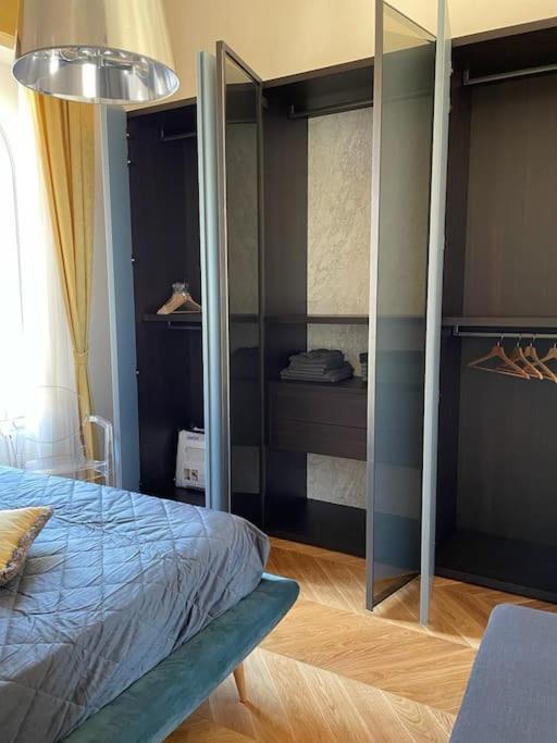 Caterina De' Medici Luxury Attic With Terrace And Parking Apartment