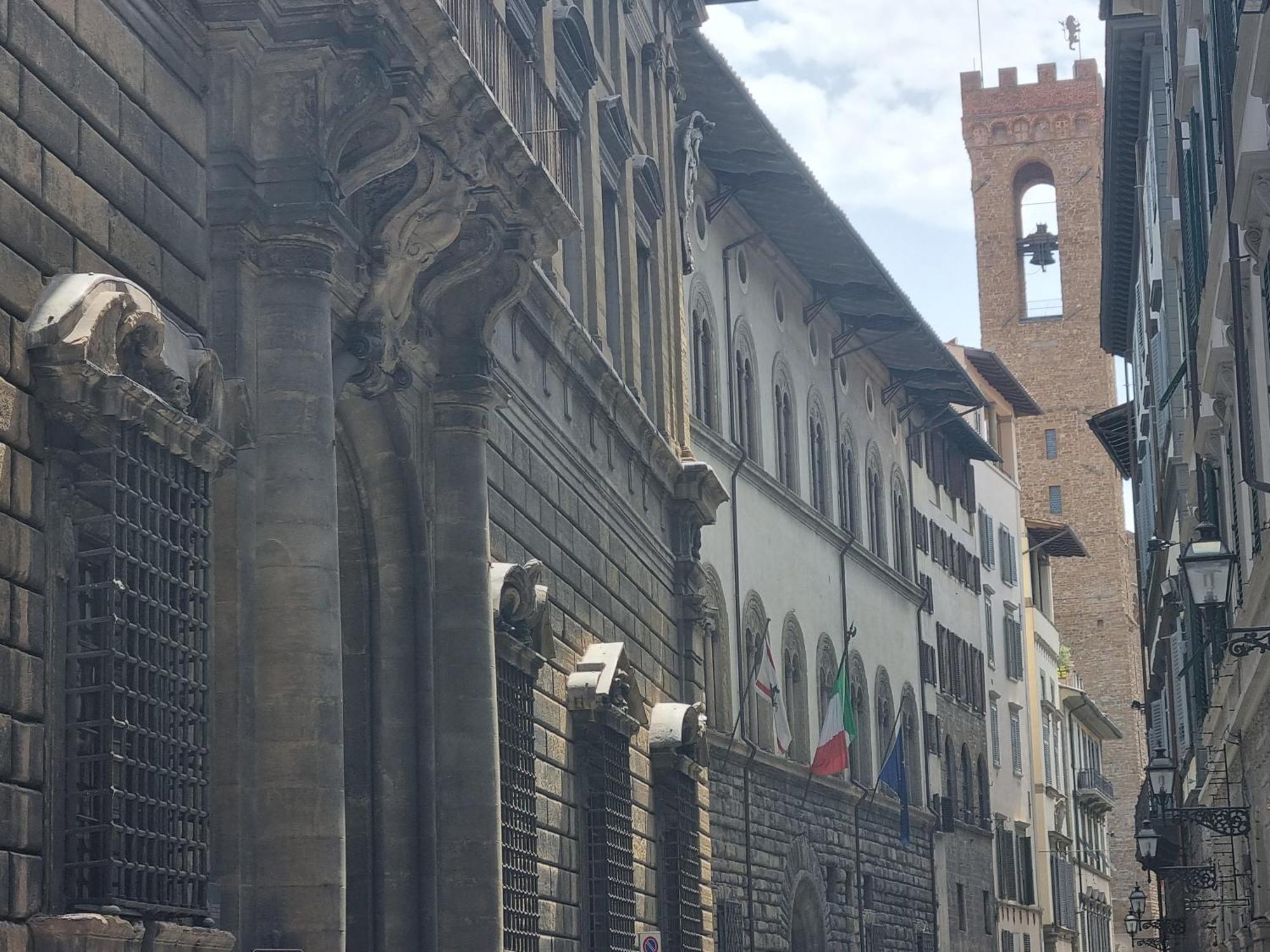 La Sede Dell'arte Monolocale E In Torre Medievale Vicino A Duomo E Piazza Signoria Appartamento *