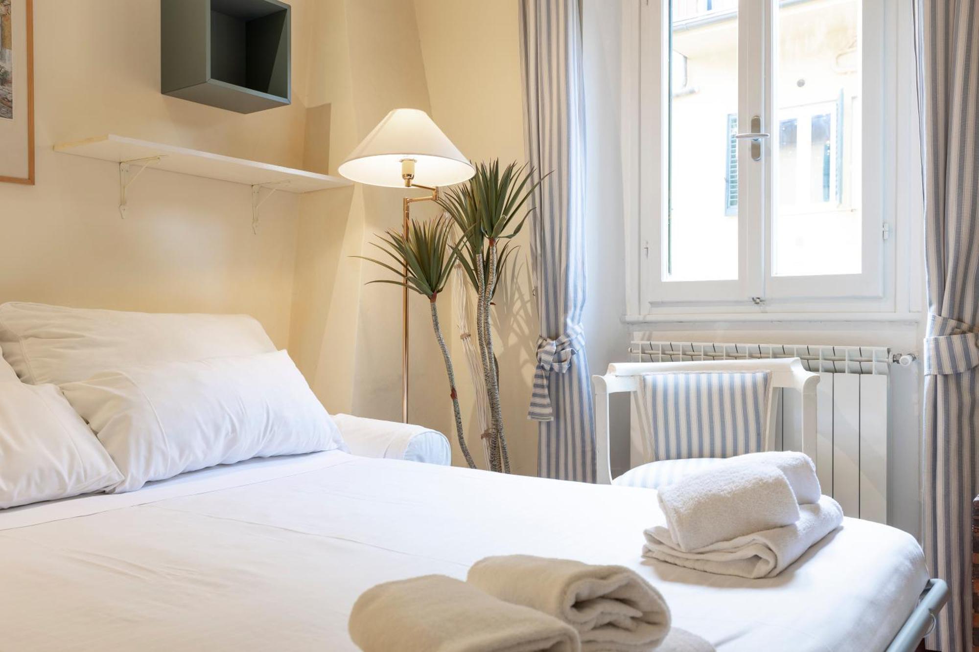 Sweet San Frediano Apartment Florence