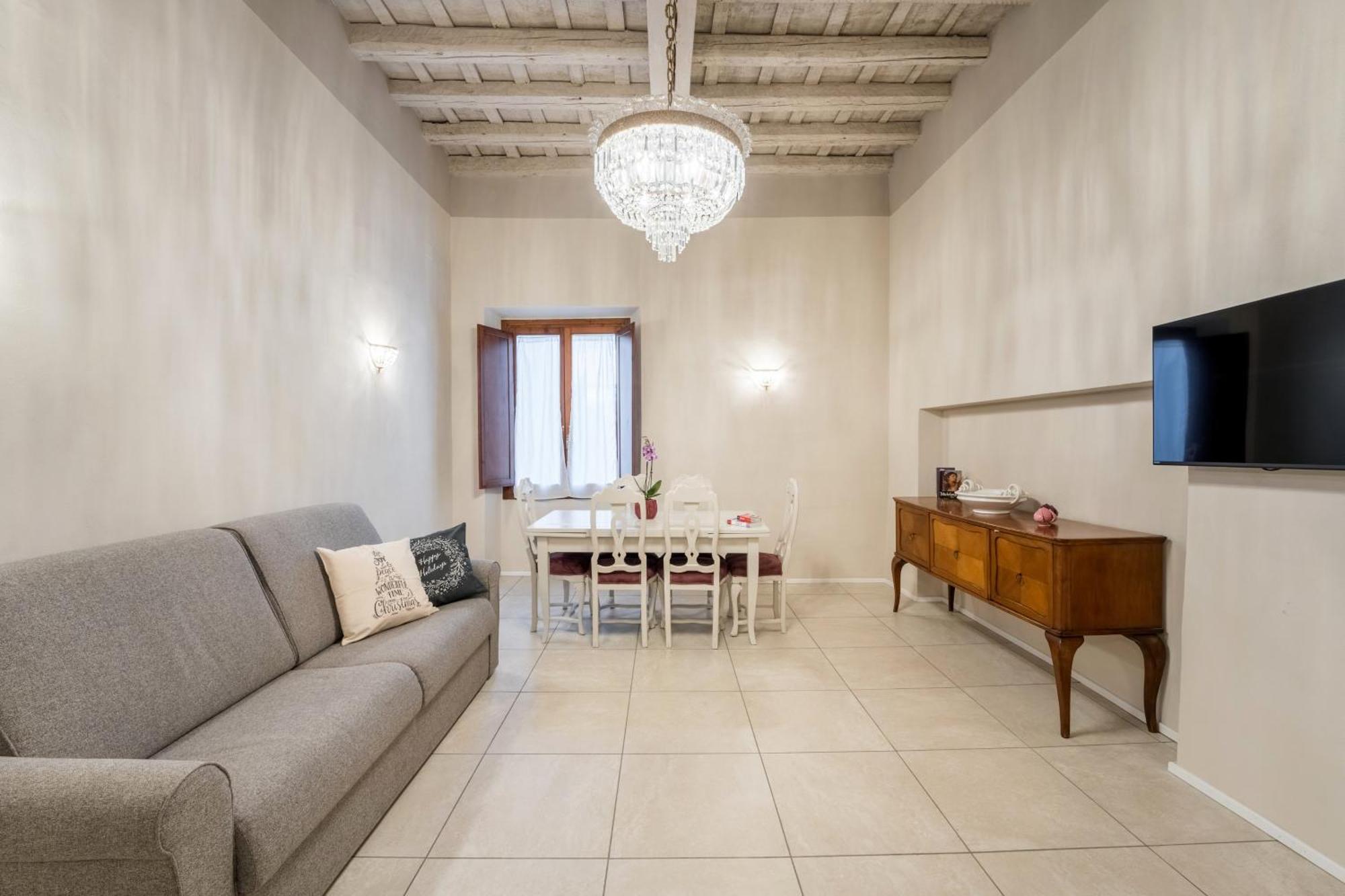 New Duomo & Galleria Accademia Apartment *