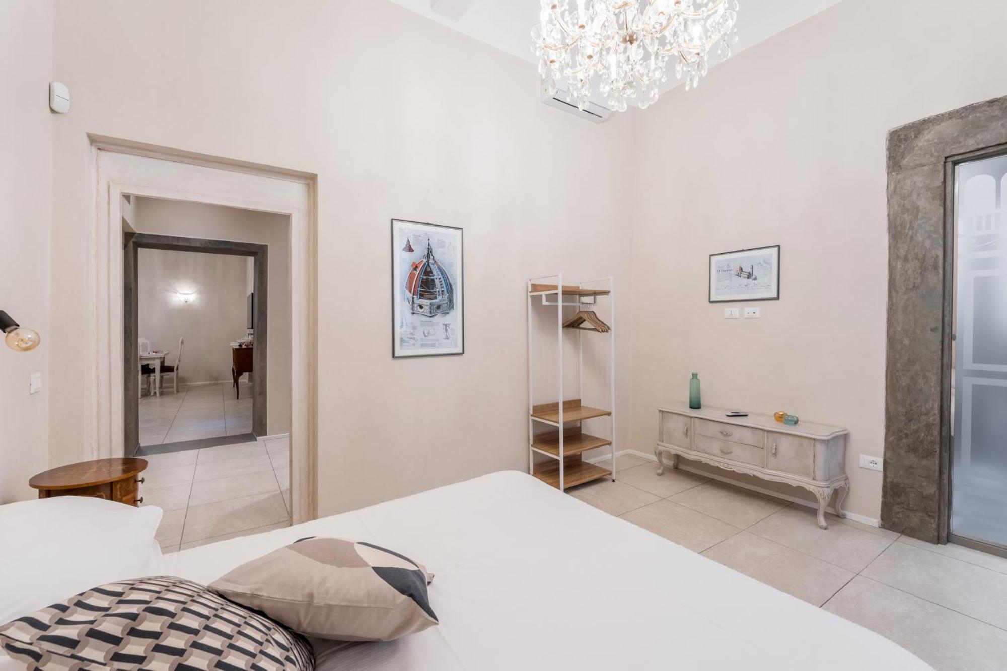 New Duomo & Galleria Accademia Apartment Florence