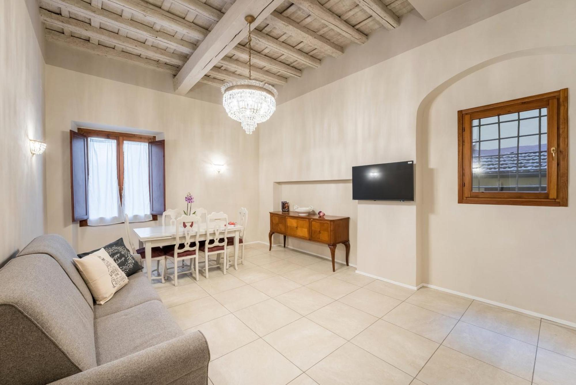 New Duomo & Galleria Accademia Apartment *