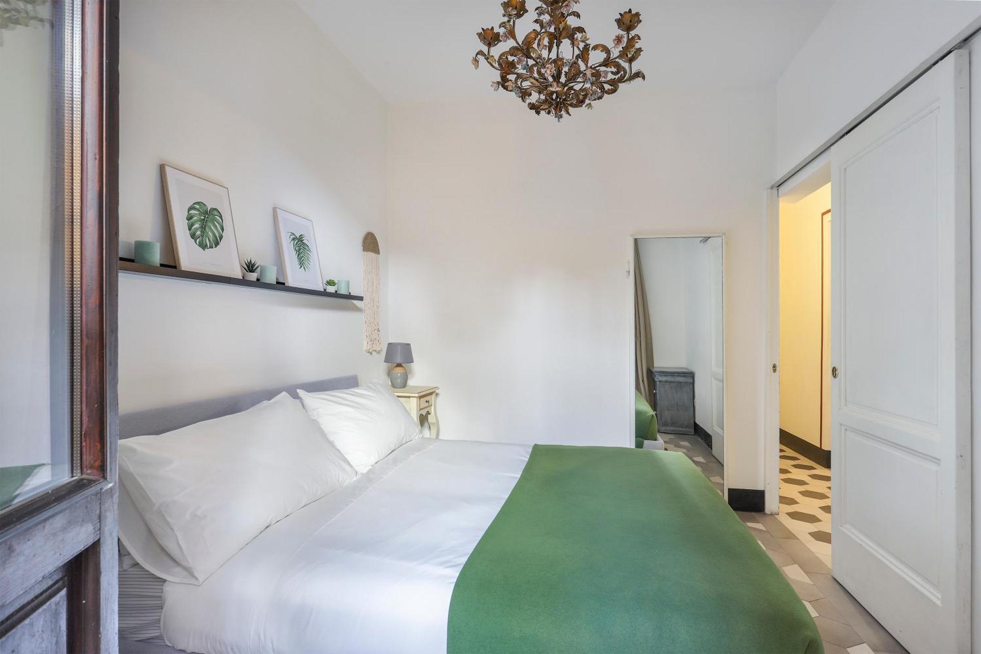 One-bedroom With Patio * Florence