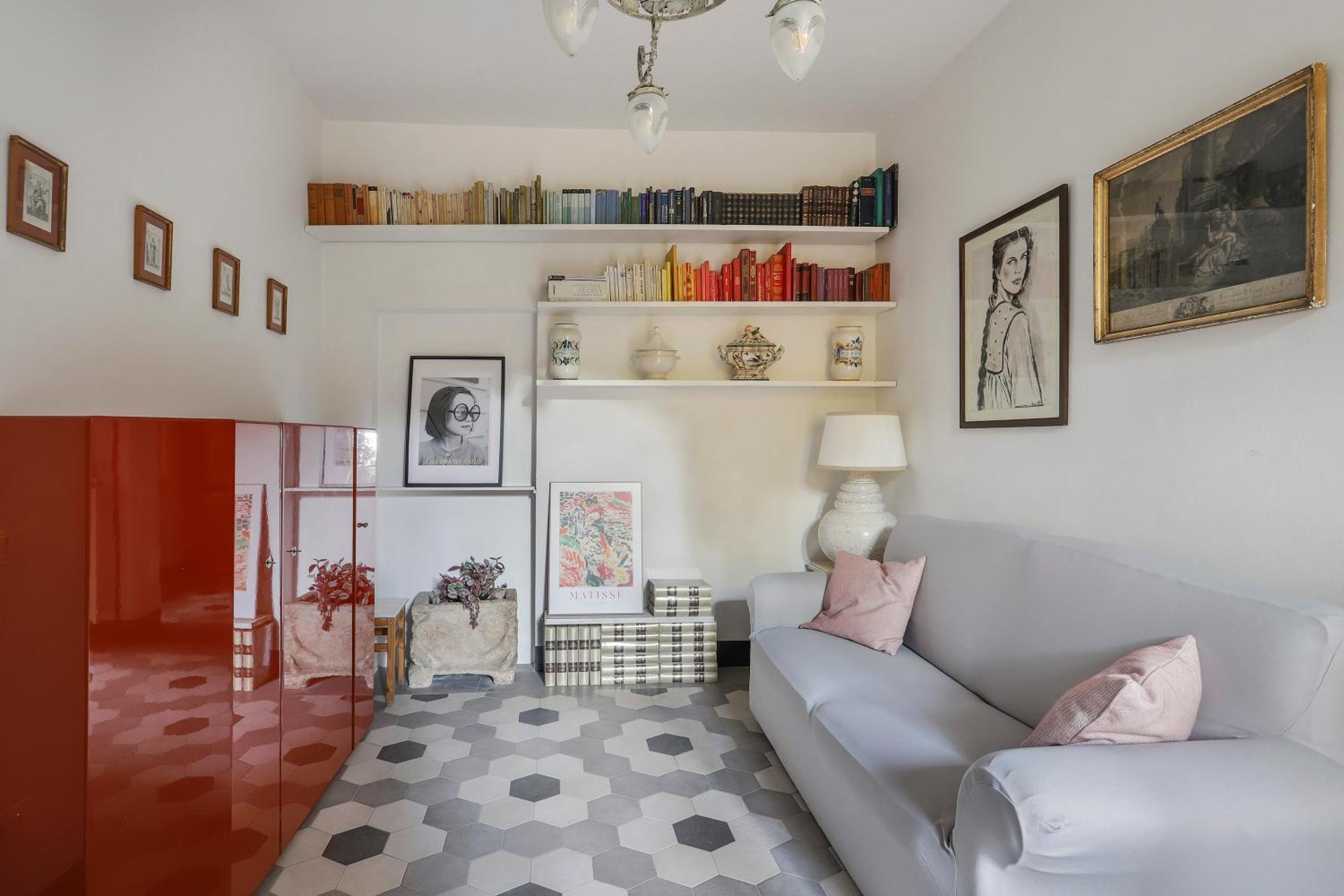 One-bedroom With Patio * Florence