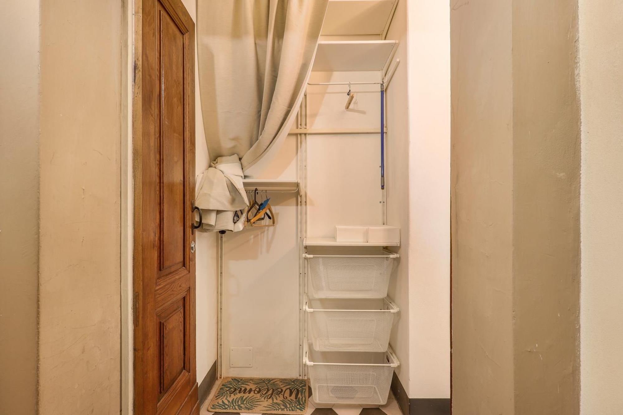 One-bedroom With Patio Apartment Florence