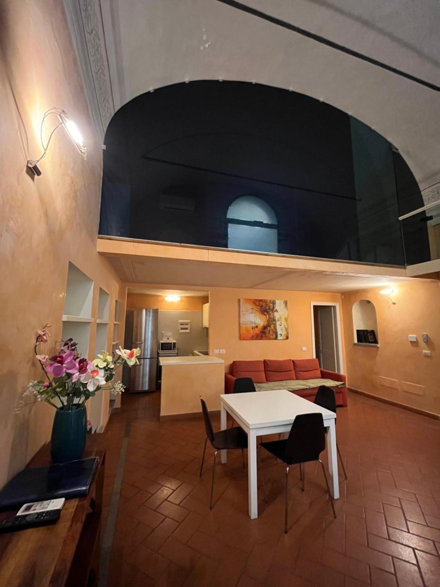 Apartment In Centro Storico-borgo Albizi 27