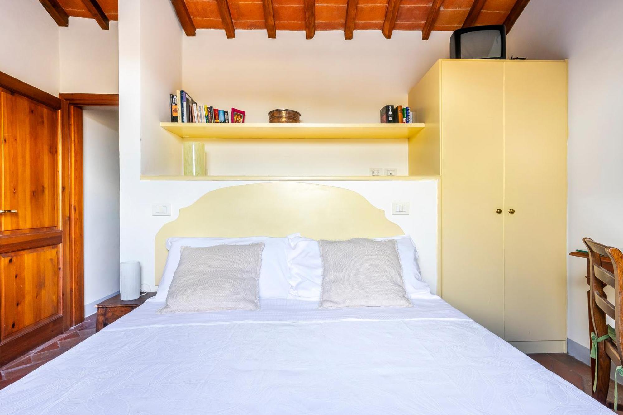 Piazza Santa Croce Apartment Florence