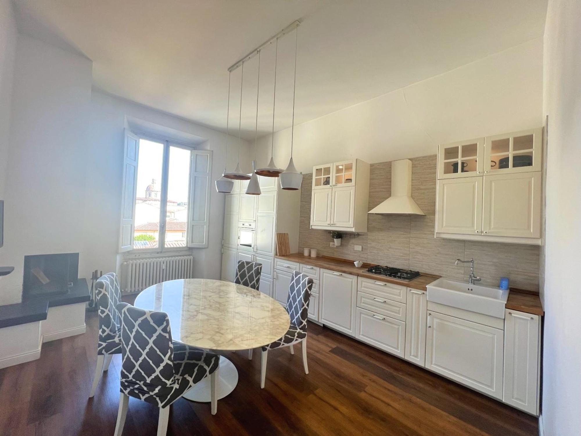Santa Rosa 3 Bedrooms - Private Parking * Firenze