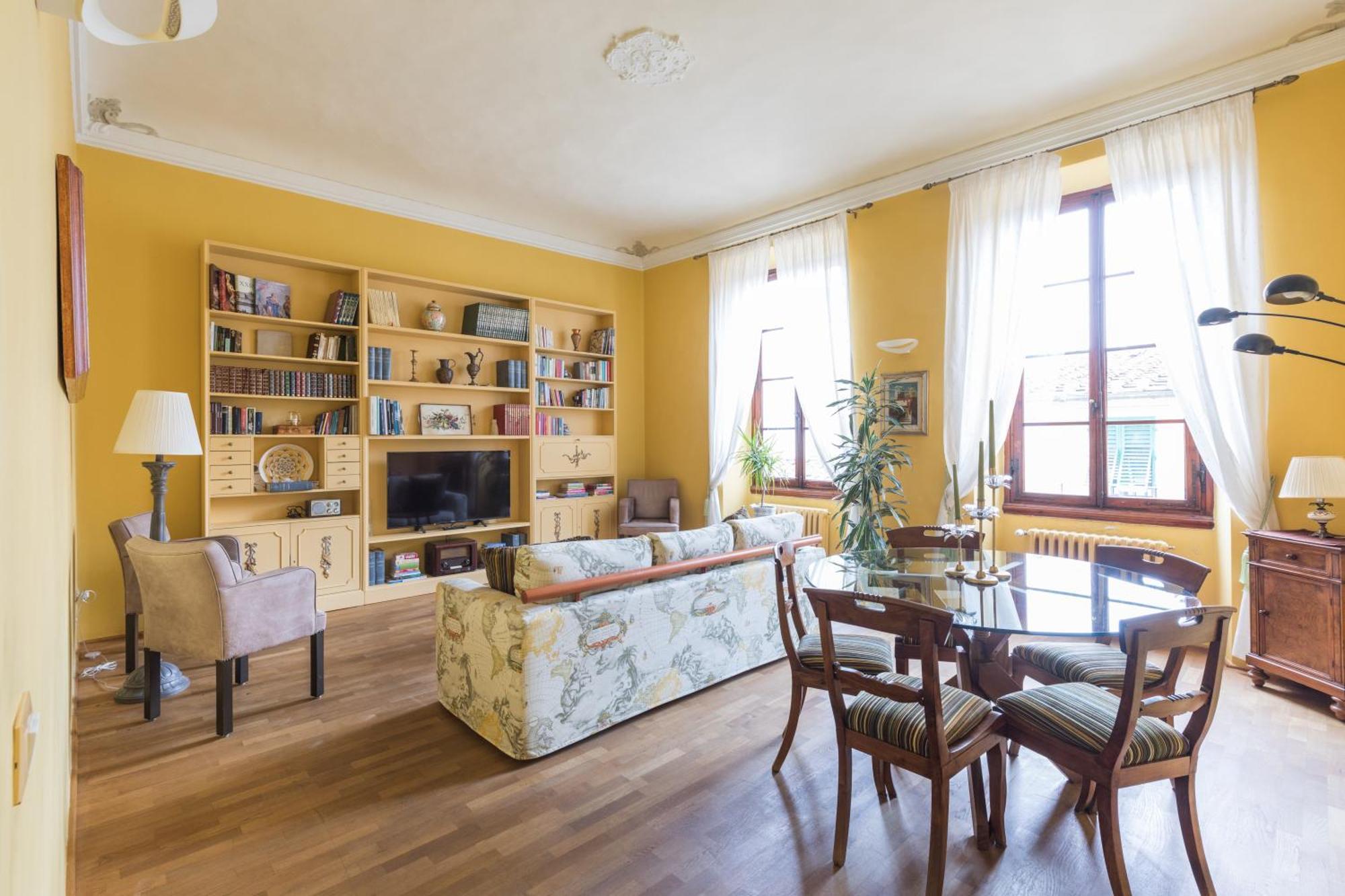 A Touch Of History, In Santa Reparata Apartment Florence