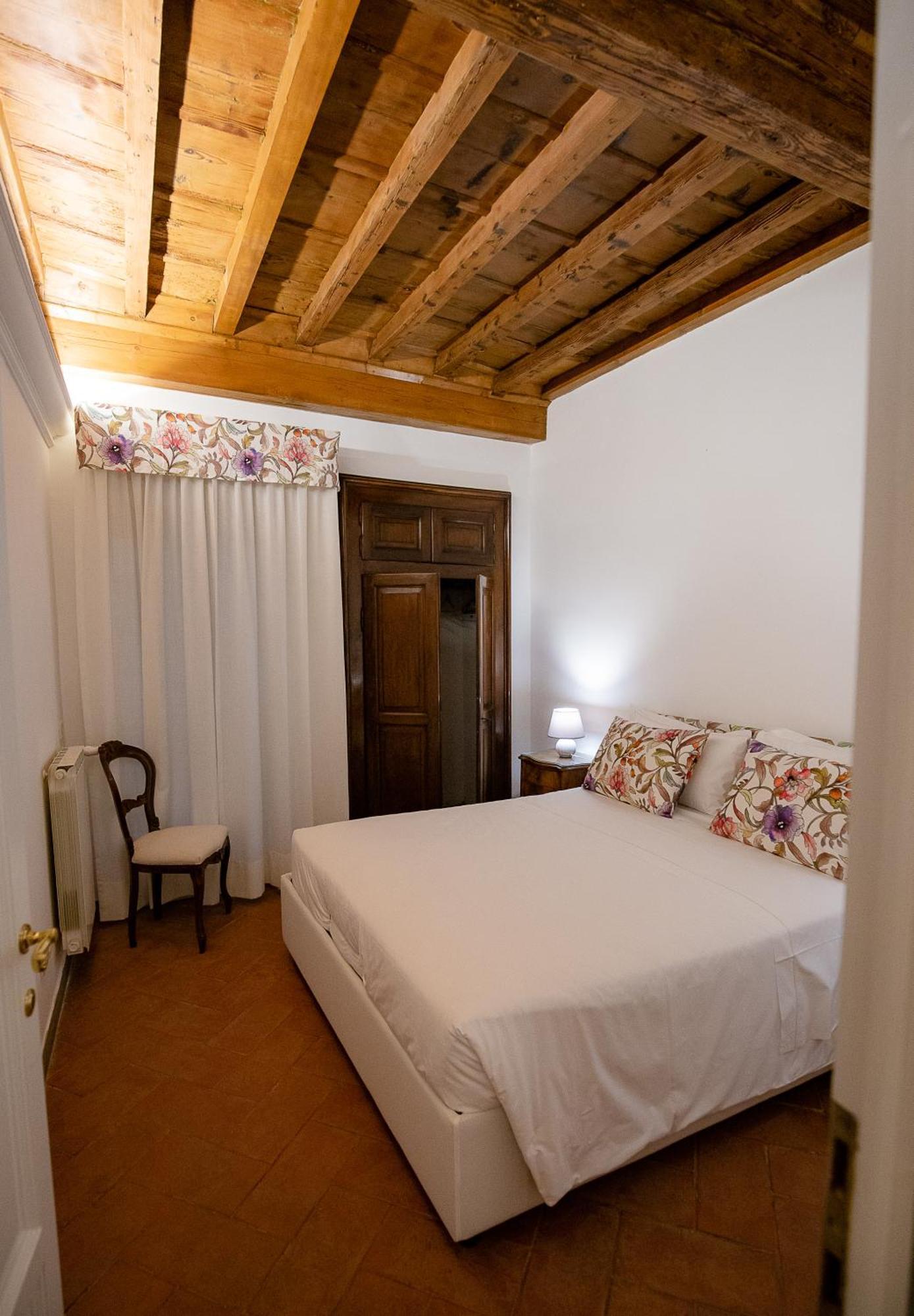 Acacia - Adelfa Apartment