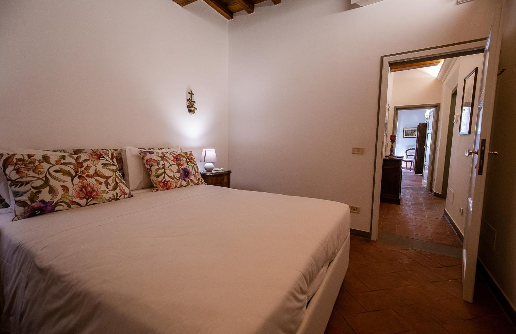 Acacia - Adelfa Apartment