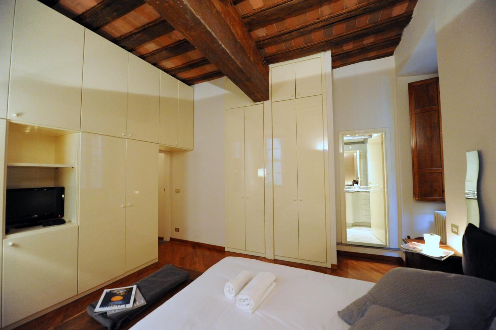 Acacia - Quercia * Florence