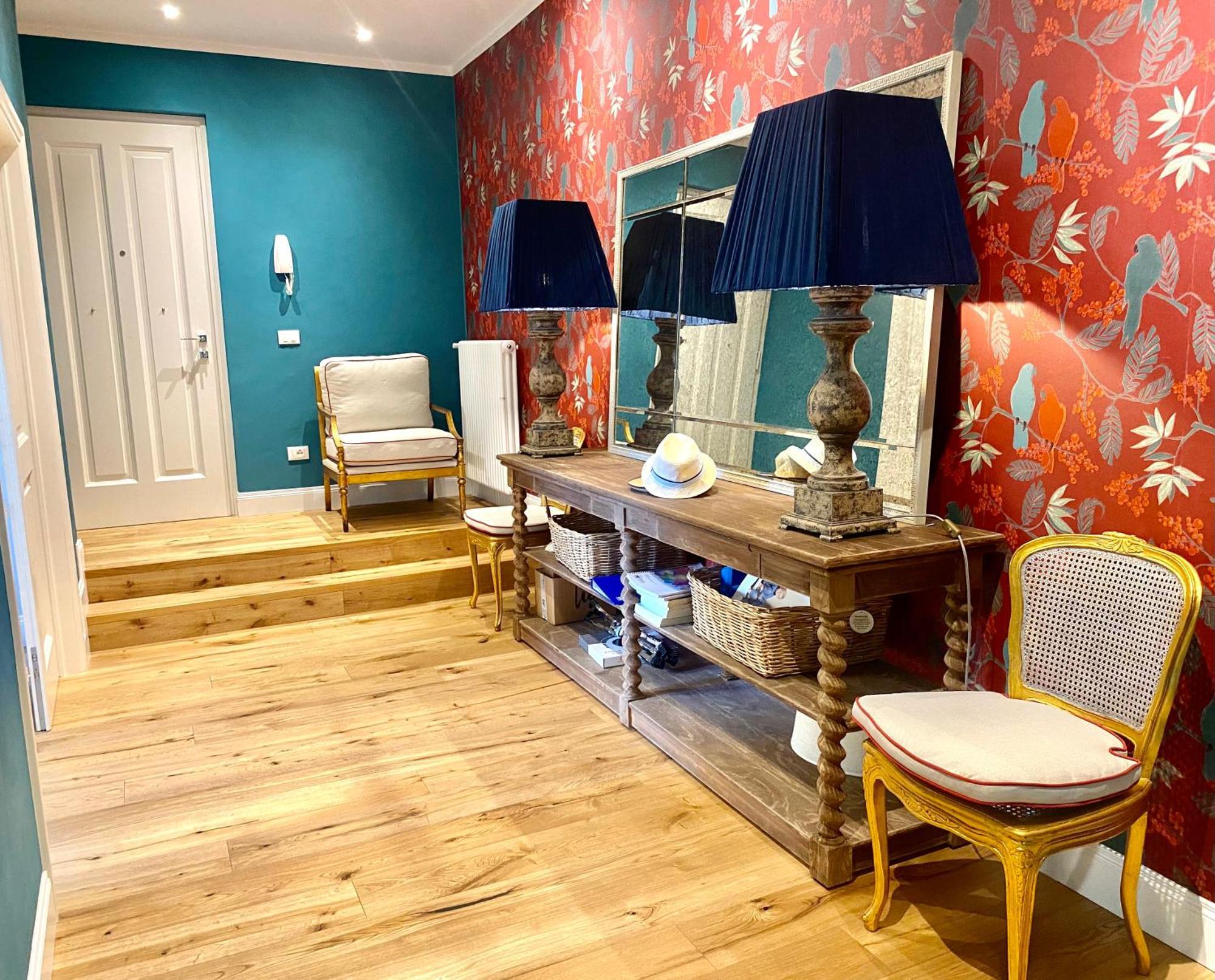 Accademia Newly Renovated Ancient Abbey Apartment Florence