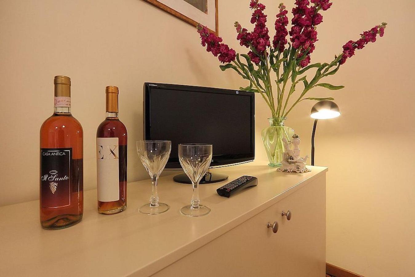 Relais White