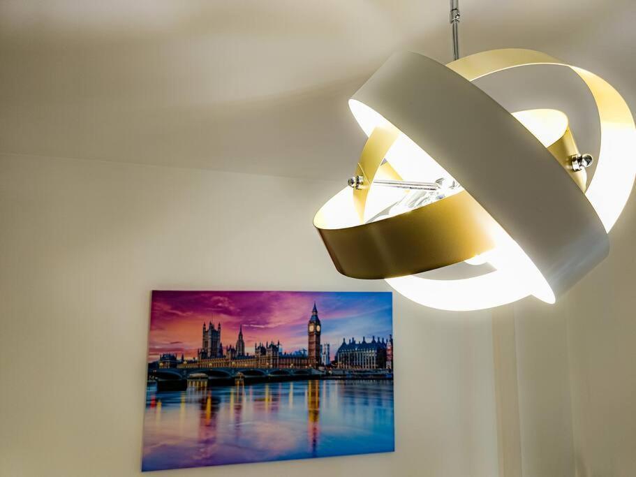 Bravo Horse Modern In Apartment