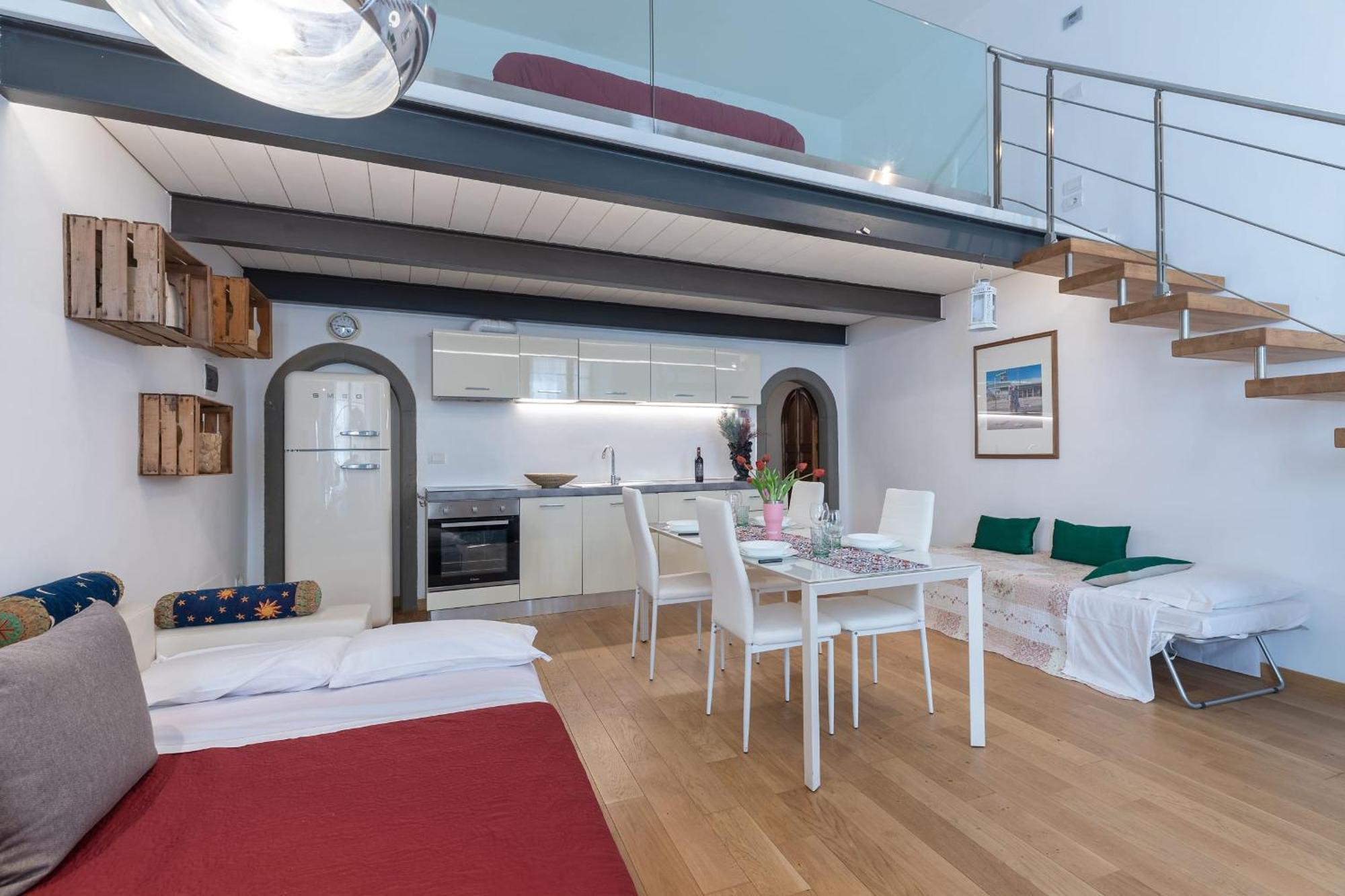 Monalda Nest 2-hosted By Sweetstay Florence