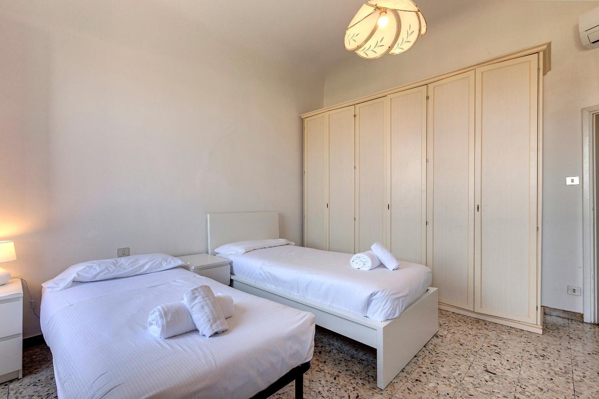 Apartment Santo Spirito 6 *