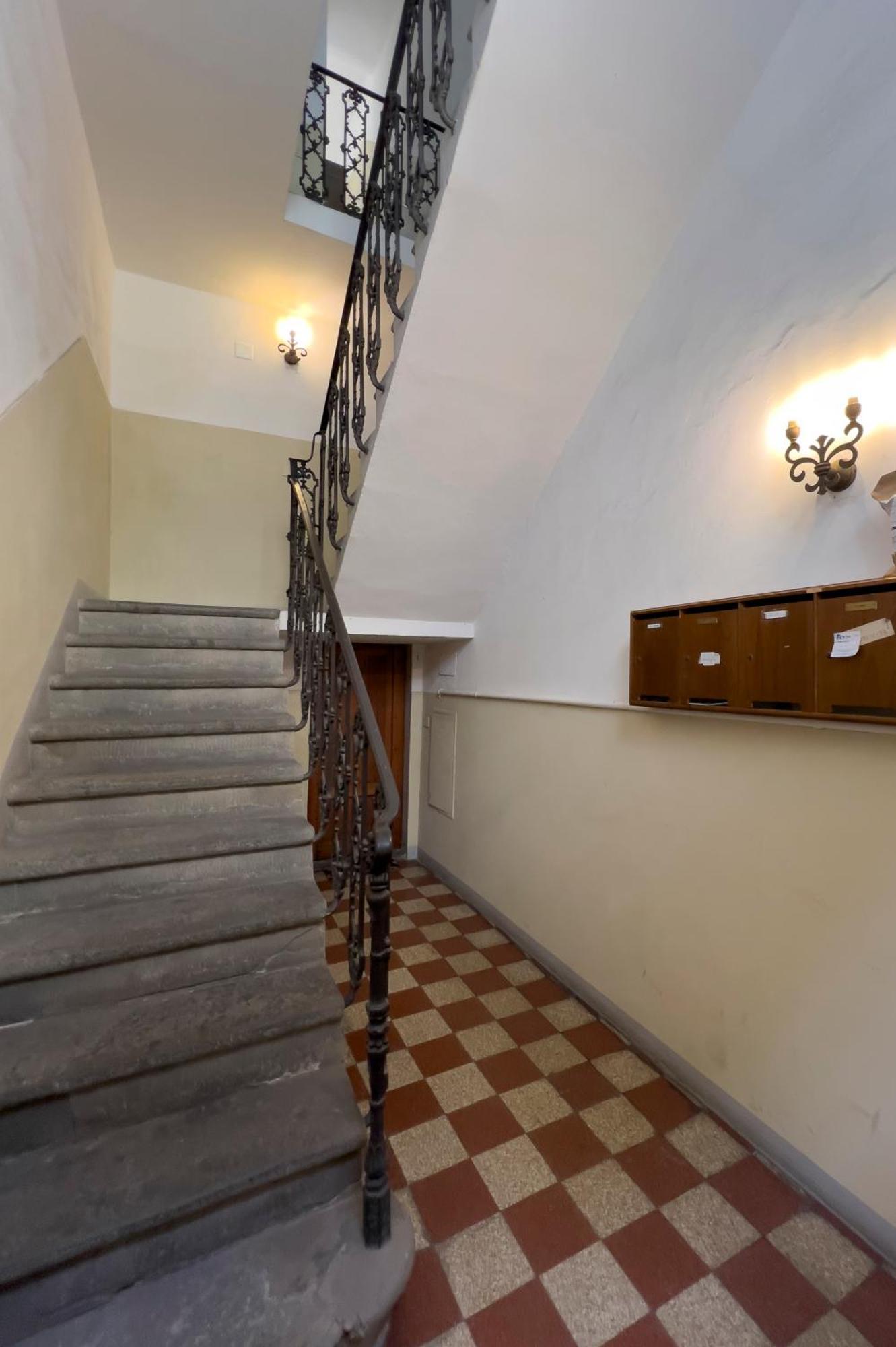 San Niccolo Walls Garden Apartment