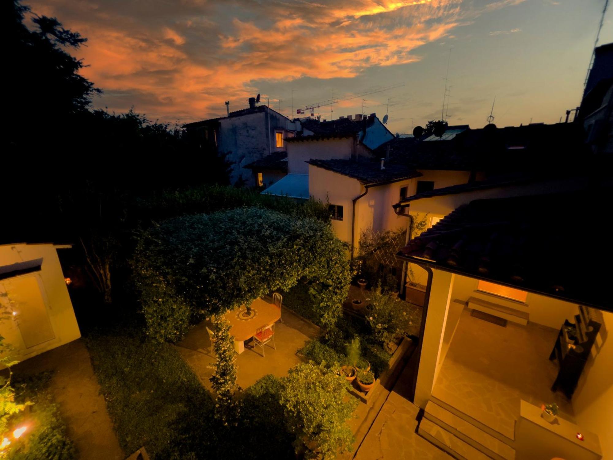 San Niccolo Walls Garden Apartment