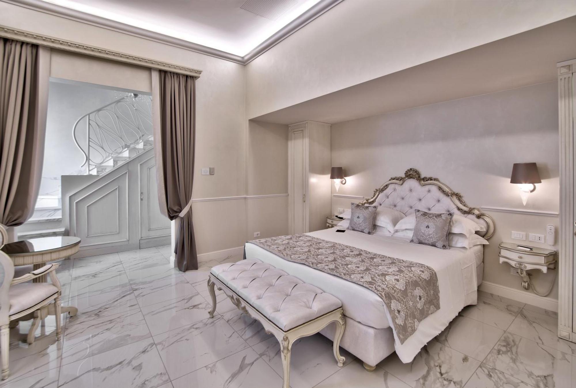 The Moon Boutique & Firenze